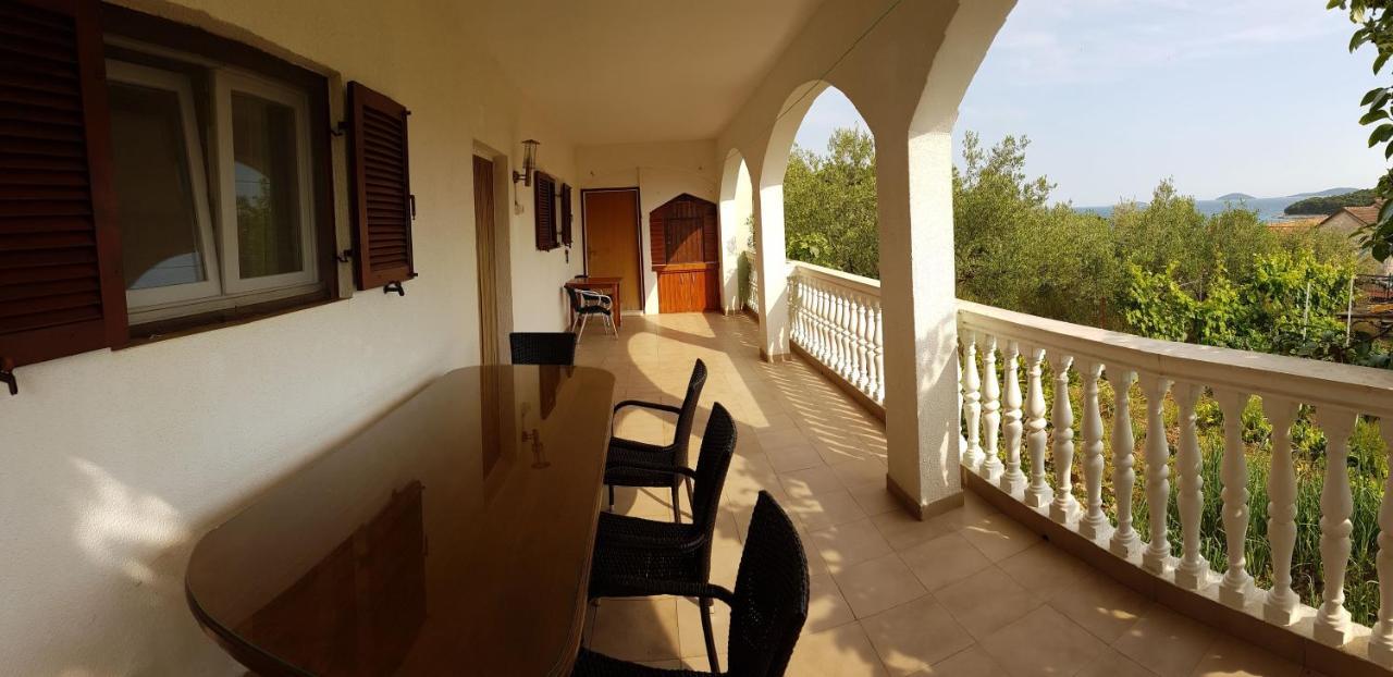 Apartmani Ela Prvić Luka Extérieur photo