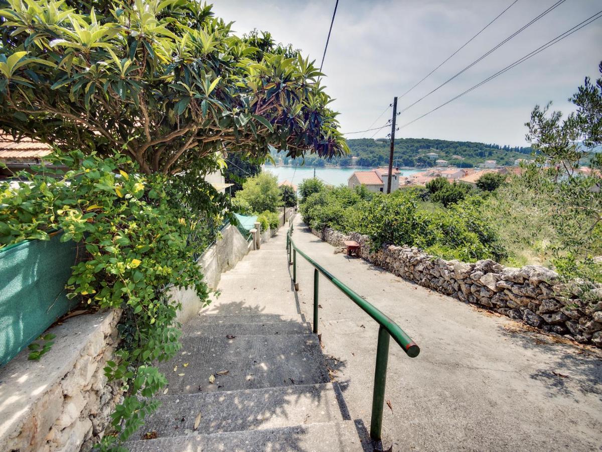 Apartmani Ela Prvić Luka Extérieur photo