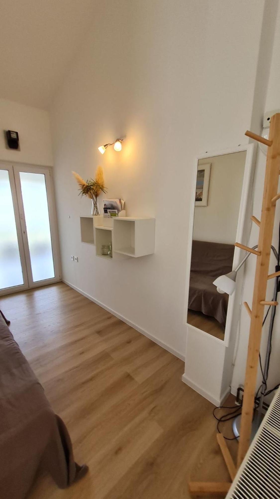 Apartmani Ela Prvić Luka Extérieur photo
